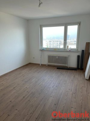 frisch sanierte 2 Zimmerwohnung