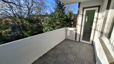 Frisch modernisierte 3-Zim.-Wohnung im 2. OG mit Dusche/Balkon in Düsseldorf-Garath