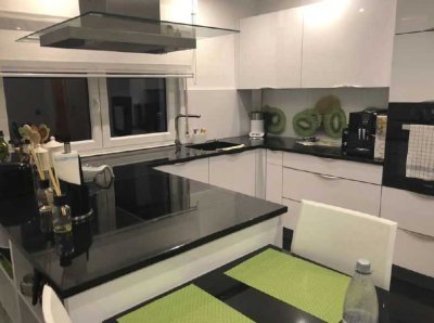 Helle Maisonettewohnung mit Waldblick