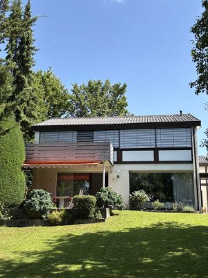Charmantes Einfamilienhaus mit großem Garten in bevorzugter Lage von Aichtal