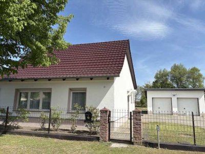 SEHR SCHÖNES KLEINES EINFAMILIENHAUS IM BUNGALOWSTIL IN 15518 BRIESEN
