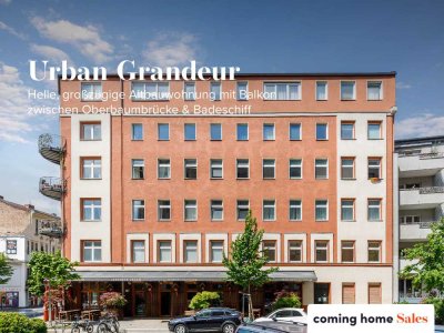 Urban Grandeur - Helle, großzügige Altbauwohnung mit Balkon zwischen Oberbaumbrücke & Badeschiff