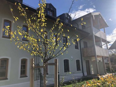 Aying-Großhelfendorf - Gemütliche 3-Zimmer-DG-Wohnung mit großem Balkon