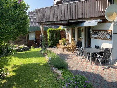 Schöne 2,5-Zimmer-Erdgeschosswohnung im 2-Familienhaus in 2. Reihe