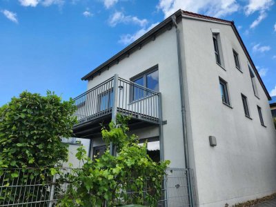Reiheneckhaus mit Terrasse und Balkon in Lappersdorf