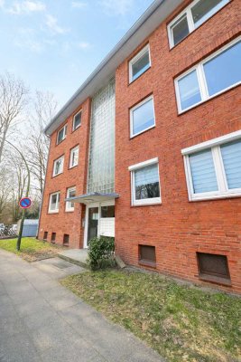 Schöne 2-Zimmer-Dachgeschoss-Wohnung inkl TG-Stellplatz nähe Flughafen -provisionsfrei-