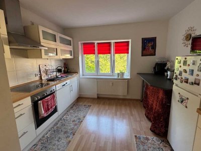 Vermieten oder Wohnen am Wertach-Ufer - Maisonette-Wohnung im Grünen, 3 ZKB, 2 Balkone