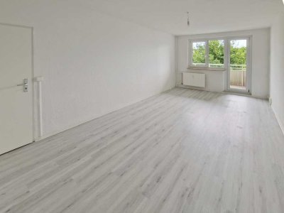 ALLES MIT DABEI! - Spielplatz, Balkon + nette Nachbarn!