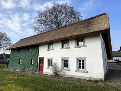 Gemütliches, Langzeit-vermietetes Denkmalhaus in Kalterherberg