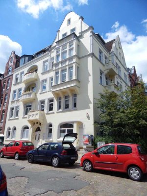 Kiel Schrevenpark !!  4 Zimmer Gründerzeitwohnung in begehrter Lage mit 2 Balkonen