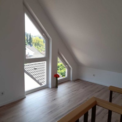 Geschmackvolle, vollständig renovierte 3-Zimmer-Wohnung mit Einbauküche in Solingen