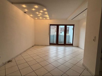 Charmante Maisonette-Dachgeschosswohnung mit 3,5 Zimmern und Süd-Balkon