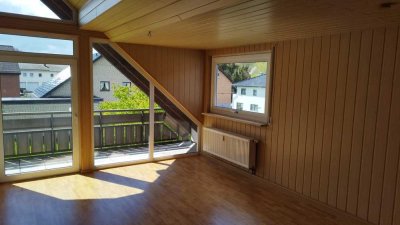 Ansprechende 3-Zimmer-DG-Wohnung mit Balkon in Schleiden