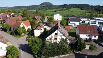 Sanierungsbedürftige Doppelhaushälfte in Fachwerkbauweise