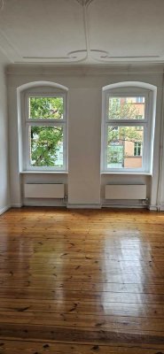 Sonnige, geräumige drei Zimmer Wohnung in Berlin-Tegel