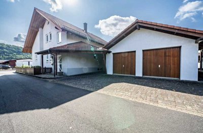 Neuwertige 2-Zimmer-Dachgeschosswohnung mit Stellplatz in 74855 Hassmersheim