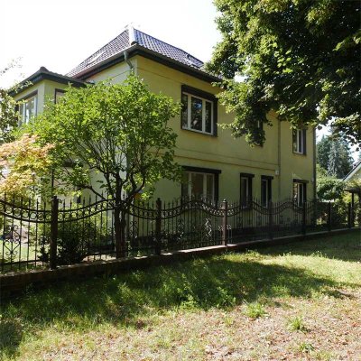 See-Lage und Wald gegenüber: Familienhaus im Erstbezug !