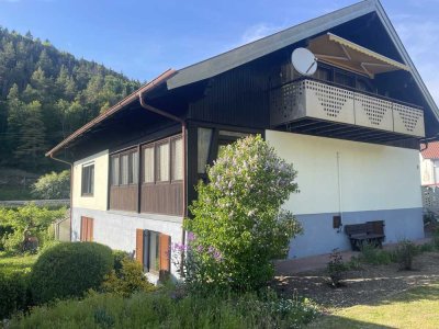 Wohnung / Haus mit schönem Gartenanteil