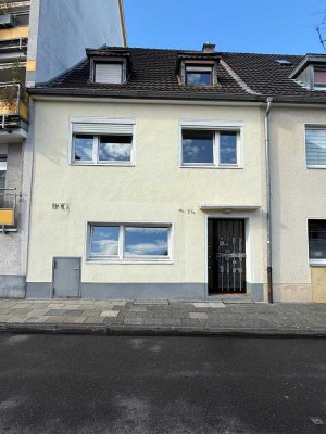 Haus mit 8 Zimmern in Köln-Niehl und Garten – Ideal für Firmen & Familien