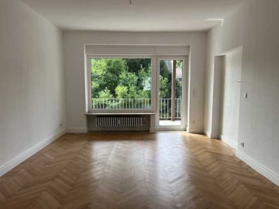 Top renovierte 3-Zimmer-Wohnung mit großer Wohnküche in bester Lage von Gelsenkirchen-Feldmark.