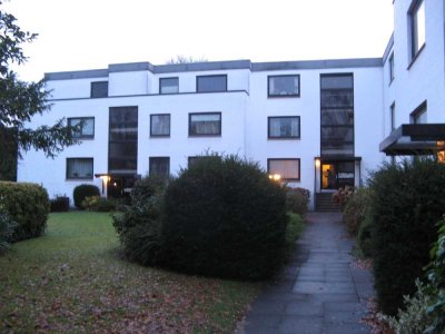 Helle 2-Zimmer-Hochparterre-Wohnung mit EBK in Hamburg Billstedt