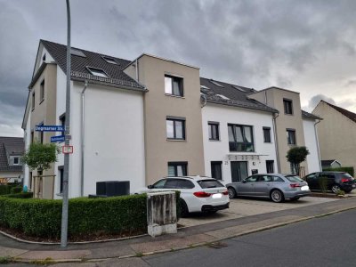 Neuwertige 3-Zimmer-Wohnung mit gehobener Innenausstattung mit EBK in Oedheim