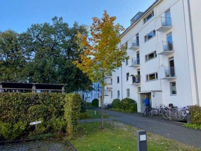 Schöne, helle 3-Zimmer DG-Wohnung , für eine WG geeignet