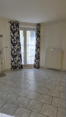 Geräumige Wohnung 2,5 Zimmer in Duisburg Altstadt Nähe Innhafen