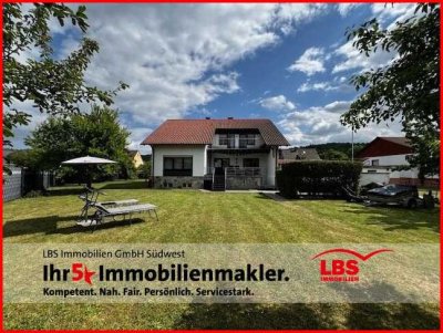 großzügiges, modernes Wohnen mit großem Garten