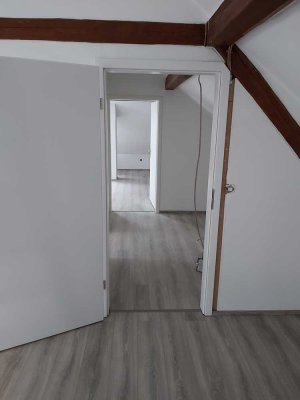 Freundliche und sanierte 3,5-Raum-DG-Wohnung in Heidenheim an der Brenz