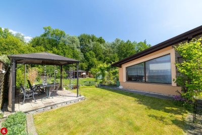 Bungalow mit traumhafter Grünoase, Werkstatt und Wellnessbereich - Wohnen, Entspannen und Genießen in bester Grünruhelage!