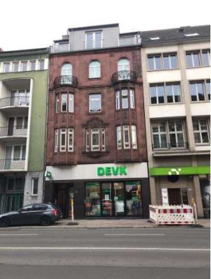 renovierte Zwei-Zimmer Dachgeschosswohnung