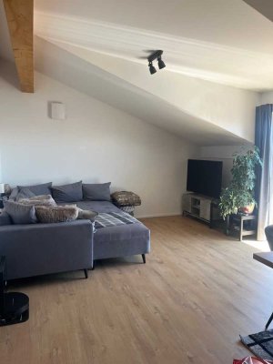 Exklusive 3-Zimmer-Dachgeschosswohnung mit Balkon: Ihr neues Zuhause in Osterhofen!