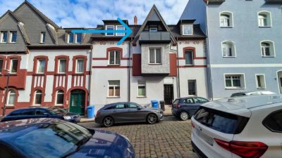 Lichtdurchflutetes Juwel in Wenigenjena: Helle 3-Zimmer-Dachgeschosswohnung mit Balkon als sichere K