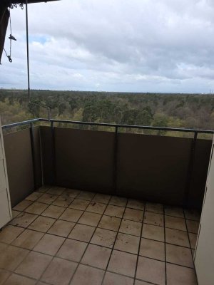 Tolle Aussicht!! Schöne 2,5 Zimmer Wohnung mit Loggia