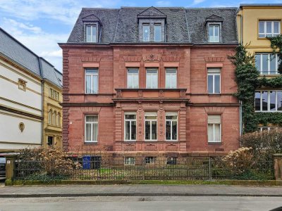 Exklusives Wohnen im Herzen von Karlsruhe - Stilvolle Beletage-Wohnung im denkmalgeschützten Altbau