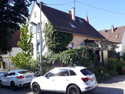 Modernisierte helle 3,5-Zi-Wohnung mit neuer Einbauküche, Wintergarten und kleinem Garten