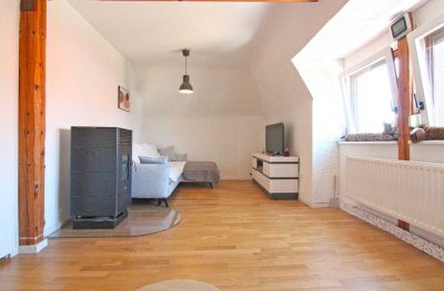 Helle Dreizimmer-Dachgeschosswohnung mit Balkon und Stellplatz in Achern