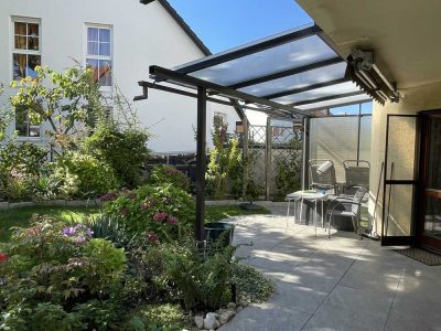 Große EG Wohnung mit eigenem Garten