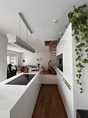 Teilmöblierte Luxus-Maisonette mit Bulthaup-Küche, Terrasse und Stellplatz direkt am Stadtpark