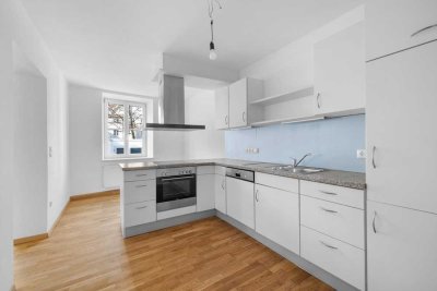 Wohngemeinschaften aufgepasst! Moderne 4-ZKB nähe Fuggerei für 2 Jahre!