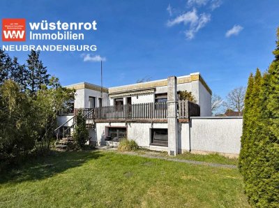 WOHNEN AUF EINER EBENE MIT GROSSER SONNENTERRASSE + NOCH VIEL PLATZ IM UNTERGESCHOSS