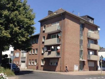 frisch renovierte 2-Zi. Wohnung mit 2 Balkonen,  WG geeignet