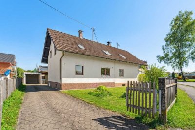 Doppelhaus mit zwei Garagen und viel Potenzial auf großem Grundstück in Oderding zu verkaufen!