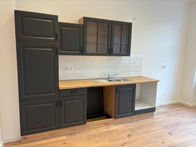 neu sanierte 2-Zimmer Altbauwohnung - ERSTBEZUG - nahe  Blücherplatz