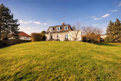 Exklusive Villa am Brunner Berg – Großzügiges Wohnen auf Traumgrundstück in absoluter Ruhelage!