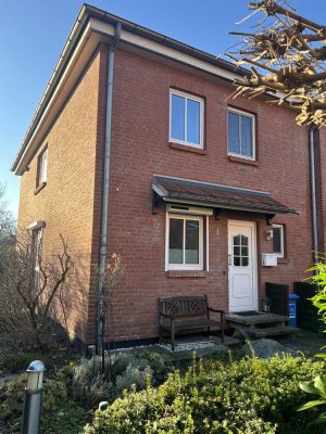 Geräumiges Reihenendhaus mit Carport und großzügigem Garten – Ihr neues Zuhause in Schenefeld