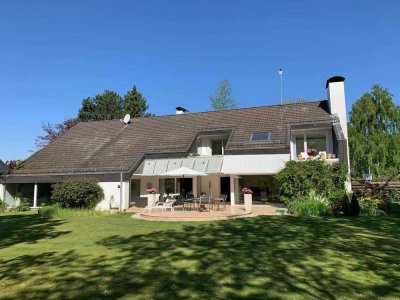 Seltenes Schmied Architektenhaus mit Indoorpool auf idyllischem Waldrandgrundstück in BS-Mascherode