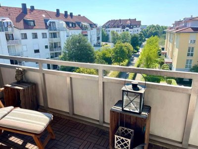 *** Fully Furnished ***  Lichtdurchflutete 3 Zimmer Wohnung mit Süd Balkon in Kirchheim