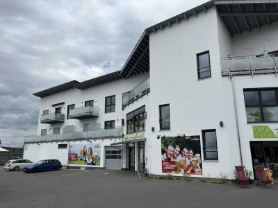 Hochwertige moderne 3 Zi/Kü/Bad Wohnung mit großem Balkon